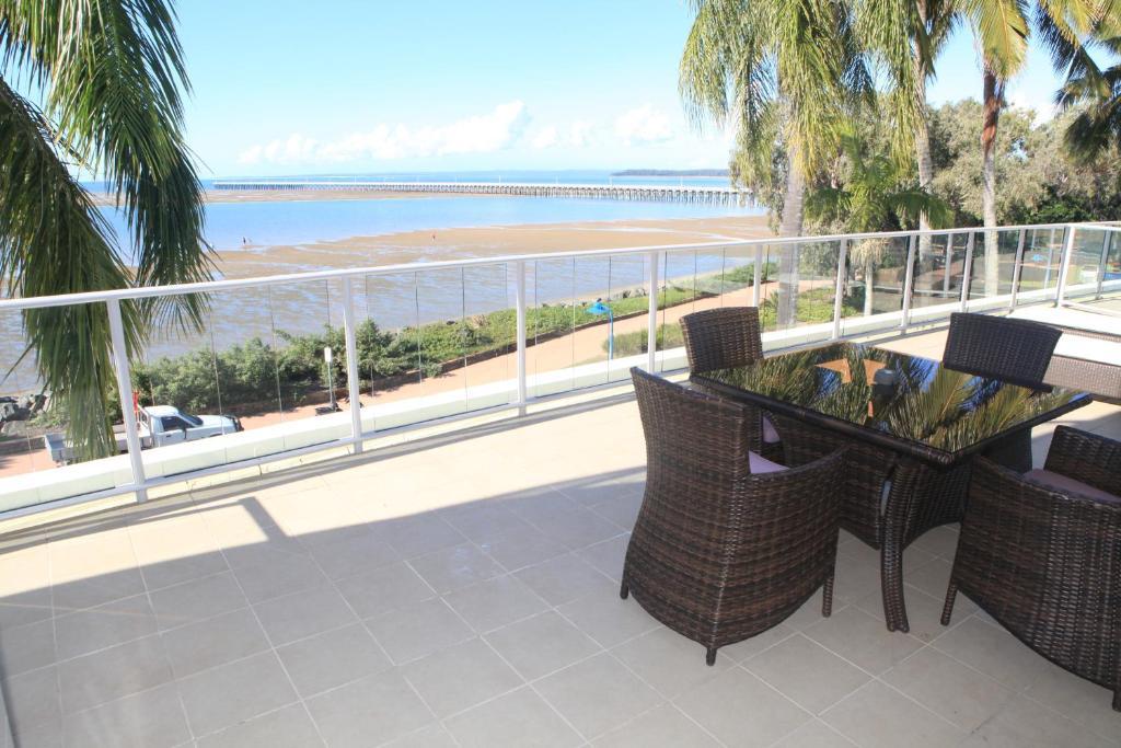 Pier Resort Urangan Exterior foto