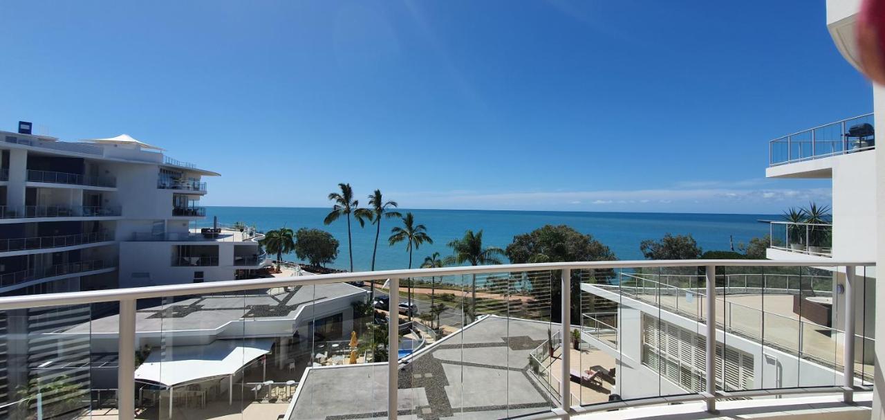 Pier Resort Urangan Exterior foto