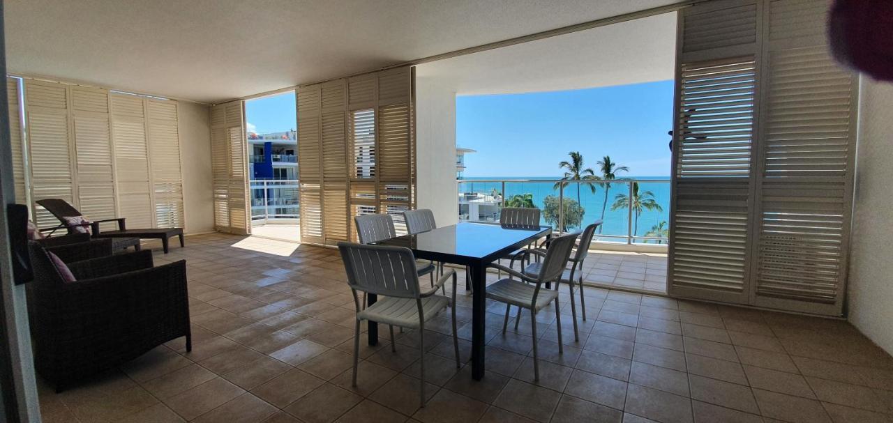 Pier Resort Urangan Exterior foto