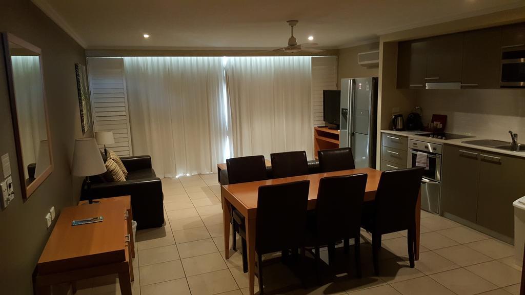 Pier Resort Urangan Exterior foto