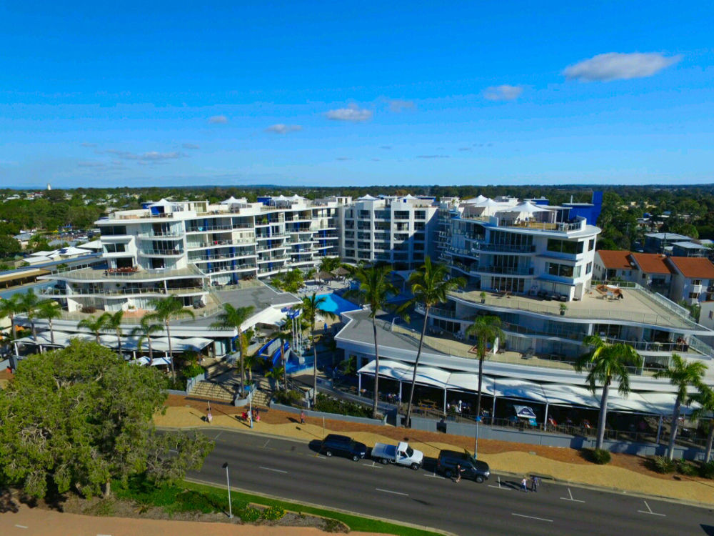 Pier Resort Urangan Exterior foto