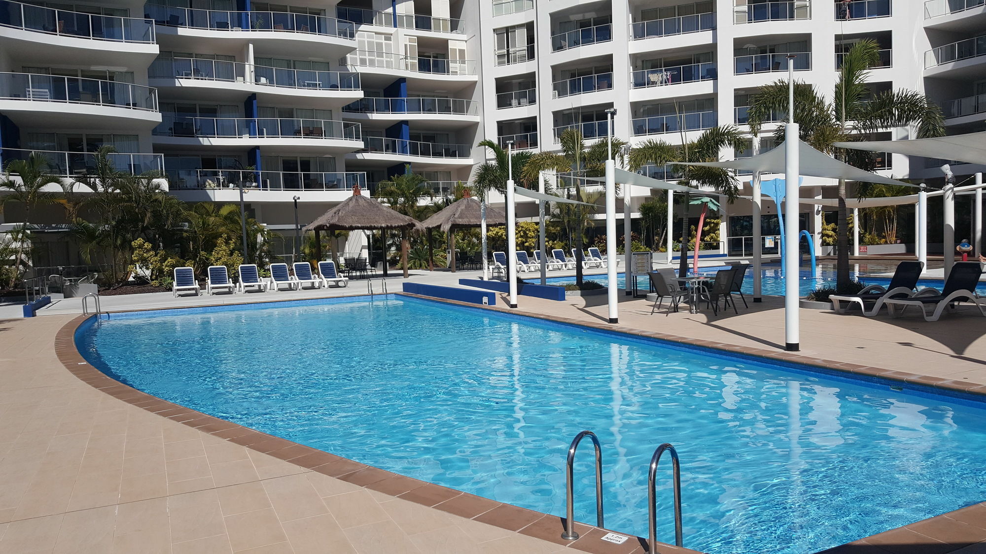 Pier Resort Urangan Exterior foto